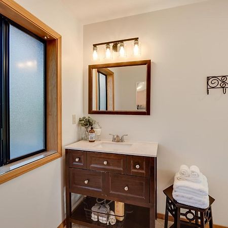 Cozy Central Point Bungalow On Working Winery! Exterior photo